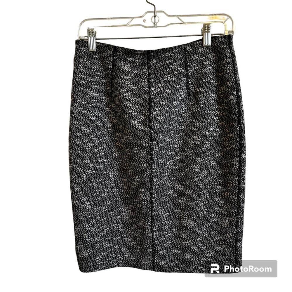 Ann Taylor‎ women’s skirt size 6 grey pencil